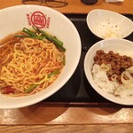 台湾ケンさん - ミンチライスと台湾メン(麺かため)