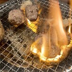 Taishuu Horumon Yakiniku Kemuriki - 