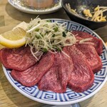 炭火焼肉ホルモン 横綱三四郎 - 