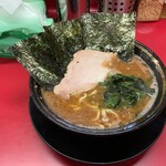 豚骨醤油ラーメン 王道家 - 