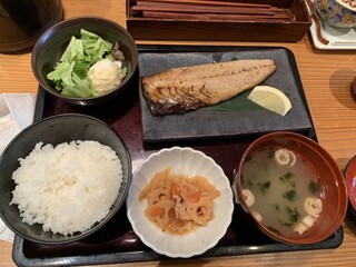 博多もつ鍋 やまや - 日替りの焼き魚定食