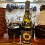 Bar Salud - ワインボトル1本目