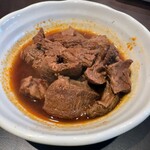 炭火焼肉 にく式 - 牛煮込み