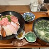 おさかなひぐち - 料理写真:本日の海鮮丼 1500円+ご飯大盛り100円