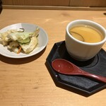 Tendon Semmon Ginza Itsuki - 茶碗蒸しとお新香がすぐ出てきます。