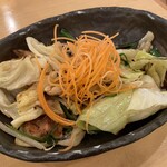 Yatai Izakaya Oosaka Manmaru - ホルモンと野菜炒め
