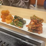 焼肉乃 富士吉 - キムチ盛り