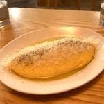 linda - パルミジャーノとバターのオムレツ