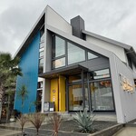 The Villa & Barrel Lounge - 