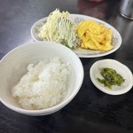 長浜ラーメンとん吉 - 定食①ごはん(ちょっとでお願い)+炒り卵♪