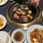 月波　炭火焼肉 - 