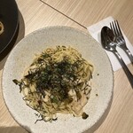 鎌倉パスタ  - 高菜と鶏肉のピリ辛パスタ