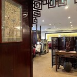 華正樓 - 入口から一階店内