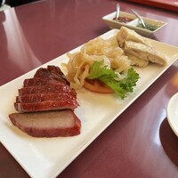 華正樓 新館 - 前菜3種盛合せ　別添(麻辣・胡瓜？塩ダレ　2種)添え