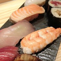京辰 アークヒルズサウスタワー店 - 京握り 1000円 の7貫と巻物1本