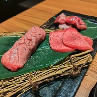 中目黒焼肉 登牛門 - 