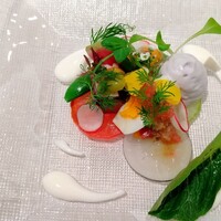 ラ・ロシェル 南青山 - 鮮魚の花畑のような一品ソースにこだわり