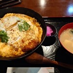 憩い家 彩羽 - カツ丼900円税込