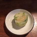 とんかつ かつせい - 白菜の浅漬け。