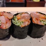 すしやのたい悟 - 赤貝紐と胡瓜の海苔巻き