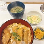Takenoya - カツ丼（ミニうどん、サラダ付き）580円♪