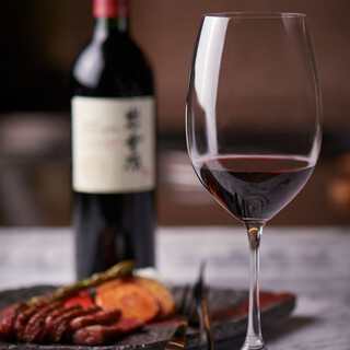 クラフトビールから日本酒、ワインまで美酒が勢ぞろい