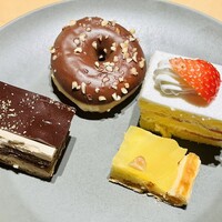 ブッフェアンドカフェ スロープサイドダイナー ザクロ - 