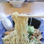 文ちゃんラーメン - 汁なしは手打ち麺使用