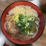 韓国料理とおばんざい ふぁじゃ家 - トッピングが個性的なうどん