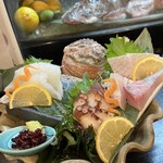 おいしい酒と料理 なかよし - お造り　カンパチ・タコぶつ・アオリイカ