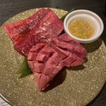 Yakiniku Ushiyama - 薄切りタンと厚切りタン