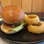 ダグズ・バーガー 宮古島本店 - 