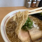 中華そば 六心 - ←の麺