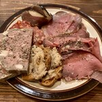 Asu a VIVANT - シャリュキュトリの盛り合わせ