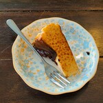 生パスタ 福田 - ブランチセットの手作りデザートはミニサイズのチーズケーキでした。カットしてお砂糖をまぶしてバーナーで炙ってあるのかな。お砂糖のジャリジャリした感じも甘くて美味しかったです