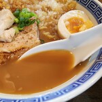 豪ーめん - 〝期間限定〟濃厚中華･醤油豚骨+ニンニク のスープ