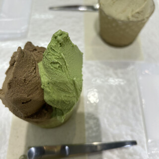 フォー グリーン リーブス イトウエン_1