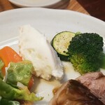 キッチン ブルー グローブ - ポテサラは残して起きました