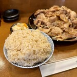 檍食堂 - 肉増し 豚バラ肉生姜焼き定食 1500円
