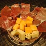 Ginza Bar L'aurora - 生ハムとチーズ