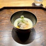 御料理 ふじ田 - 先付：牡蠣（まるえもん）、静岡産海老芋、タラの芽揚げ、白味噌仕立て