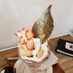 cafe days - さくらの葉は甘いパイのように細やかな仕事が施されていていました(^-^)