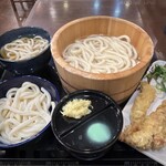 丸亀製麺 - 3種の利きうどん＆天ぷら