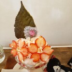 cafe days - さくらの花びらは甘みと酸味の調和がとれたイチゴ(^-^)