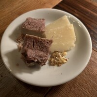 カルネジーオ イースト - 