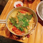 Betonamu Ryourikomu Gon - 南部ホーチミンの名物スープ　カインチュア