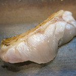 寿司栄 - 炙りノドグロ　熟成