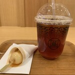 MARUFUJI CAFE - みたらし団子と和紅茶