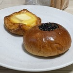 神戸屋キッチン - ホイップあんぱん、はちみつとクリームチーズのデニッシュ、イギリス食パン