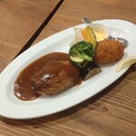 ツムギ キッチン - ハンバーグステーキ ＋ カニクリームコロッケ
